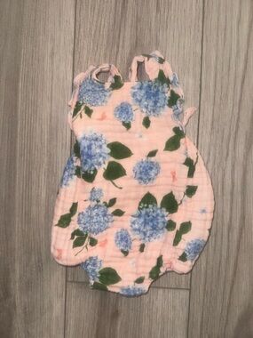 ANGEL DEAR Kids Floral Romper - Pink with Blue Hydrangea Print